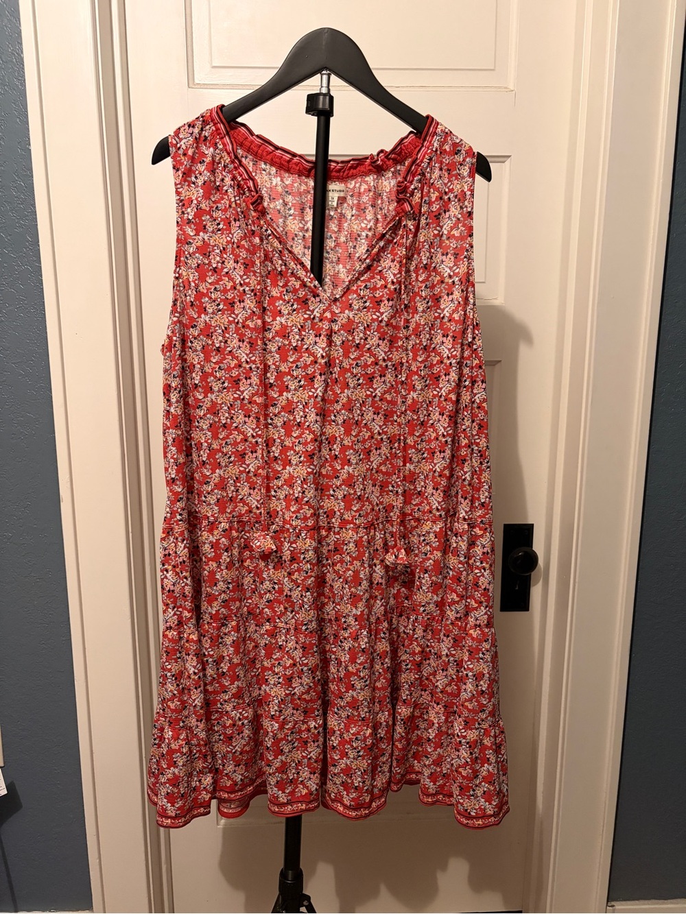 Max Studio Red Floral V-Neck Sleeveless Mini Dress
